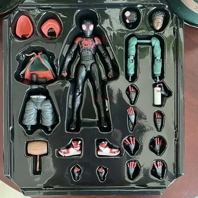 2024 Spiderman Gwen Peter Acti - Model Kit Thousand Sunny ulasan dan harga